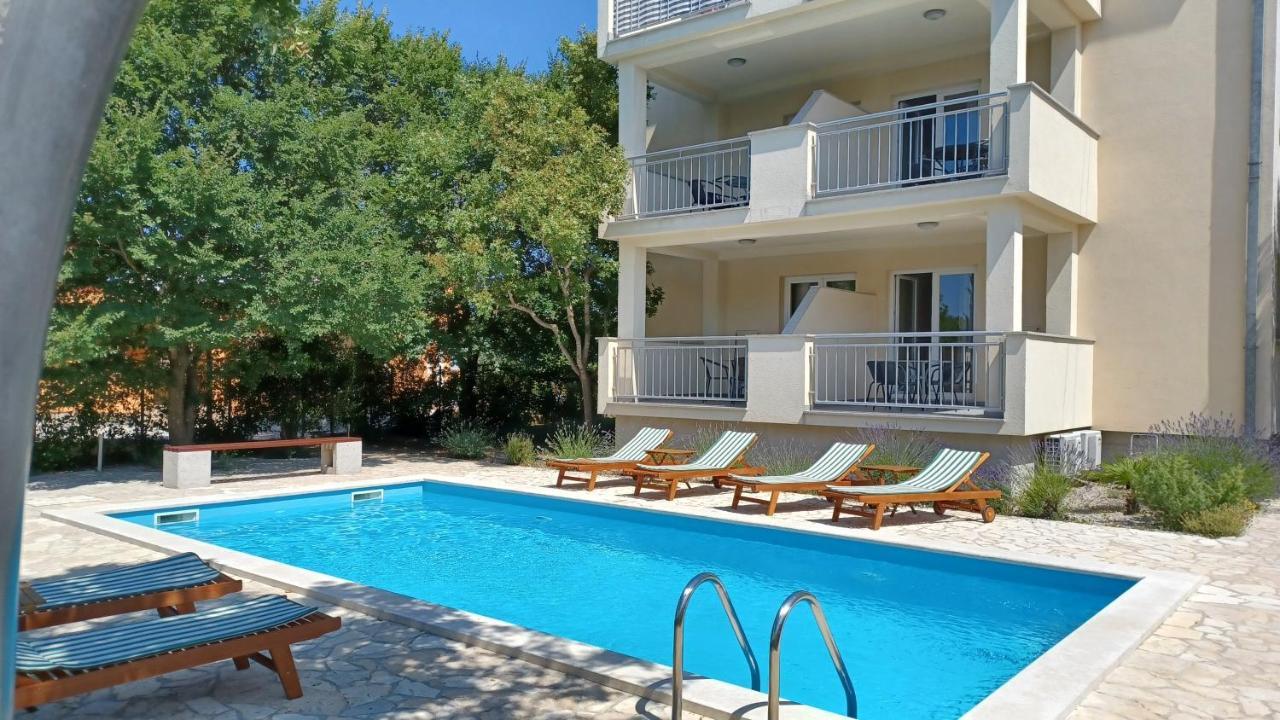 Apartmani Ivica クルク エクステリア 写真
