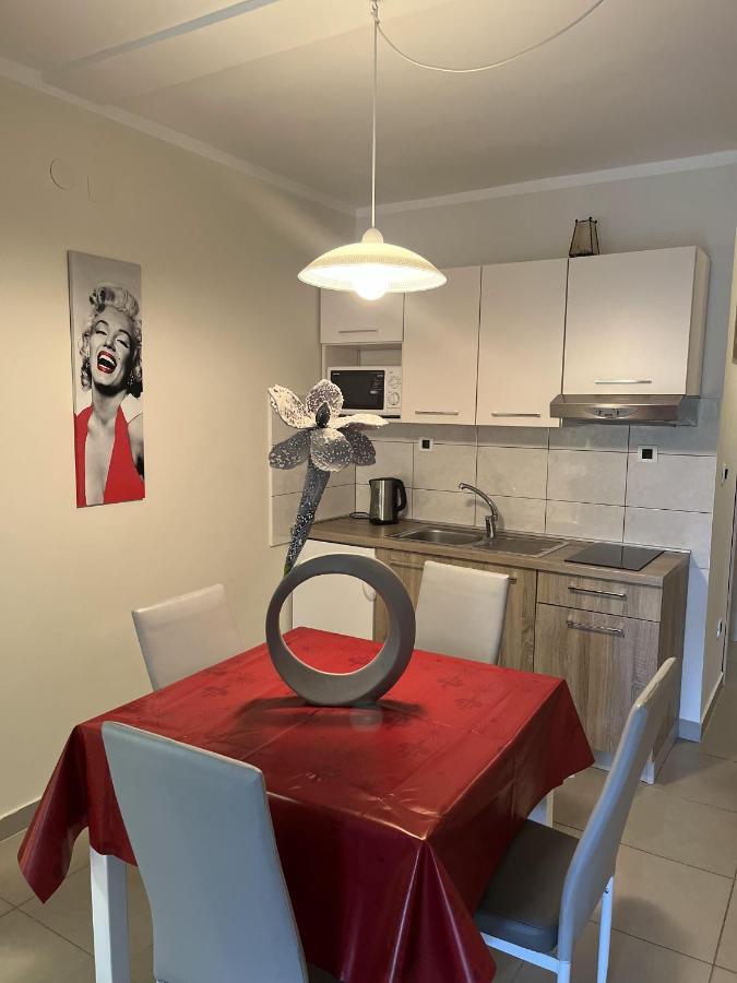 Apartmani Ivica クルク エクステリア 写真