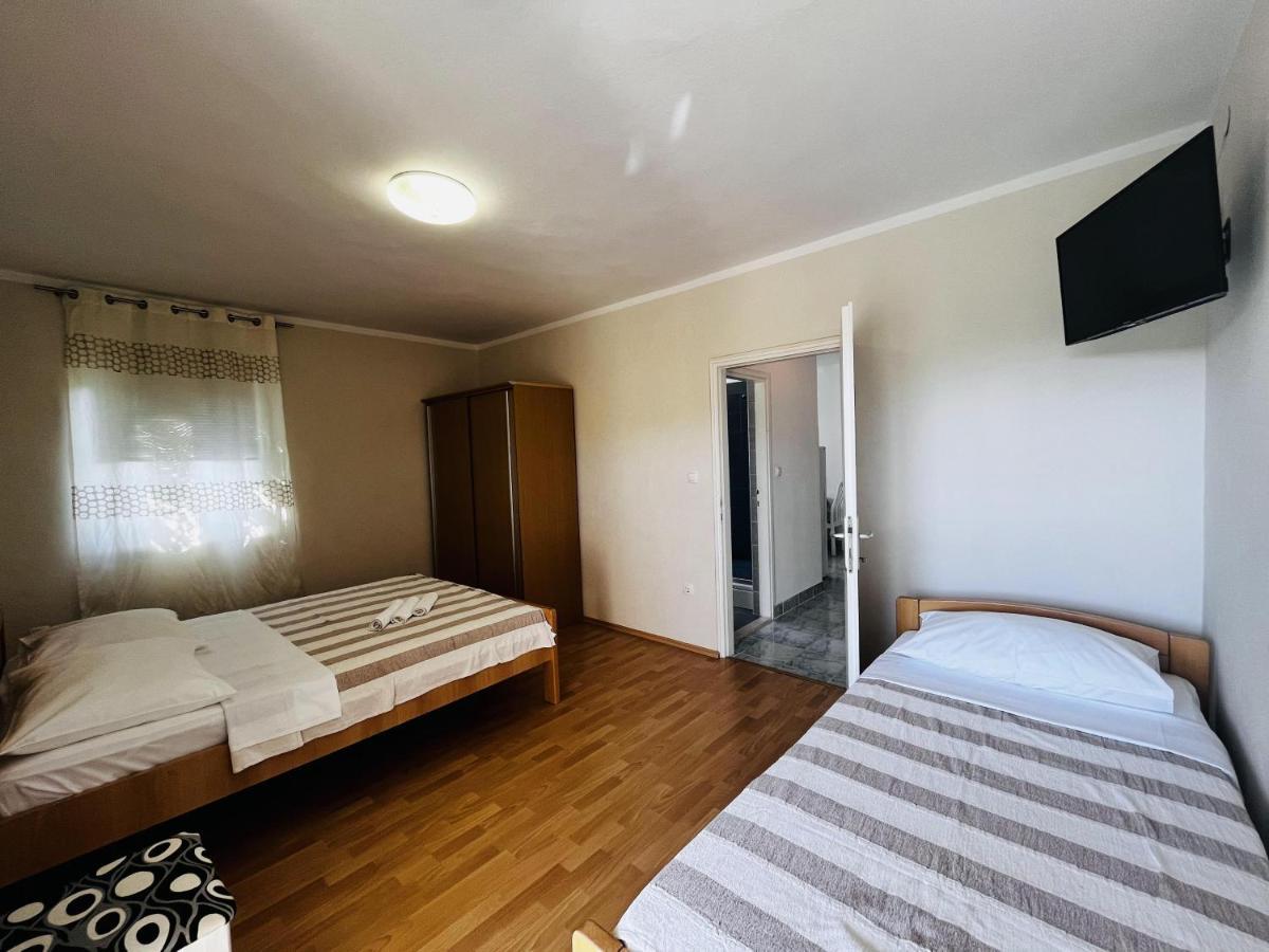 Apartmani Ivica クルク エクステリア 写真